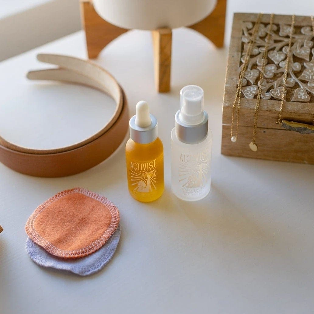 Botanical Cleansing Oil - Sustainable Facial Cleanser, Vegan, Refillable, 1-4 Fl. Oz. - Image 5