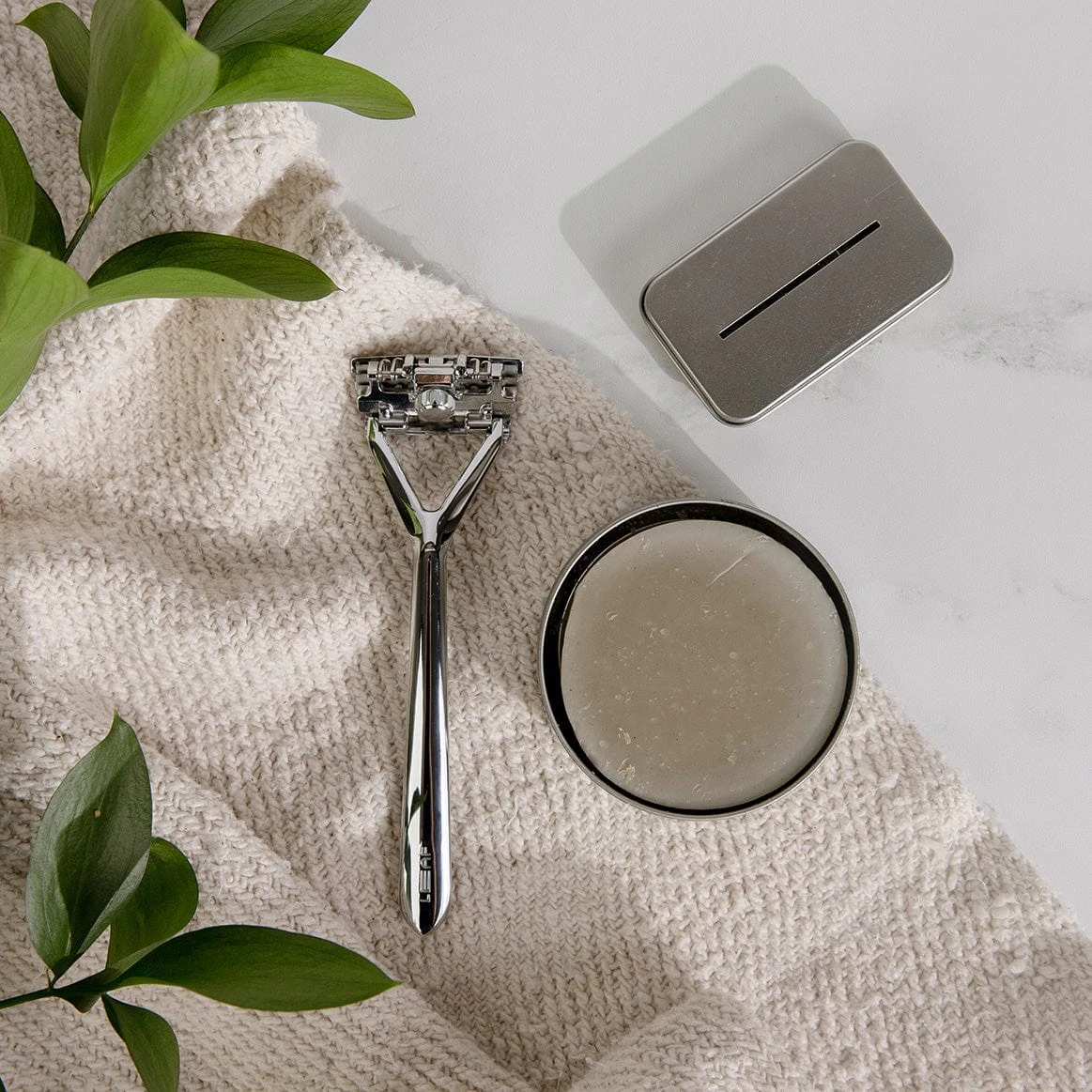 Razor Blade Recycling Tin - Image 3