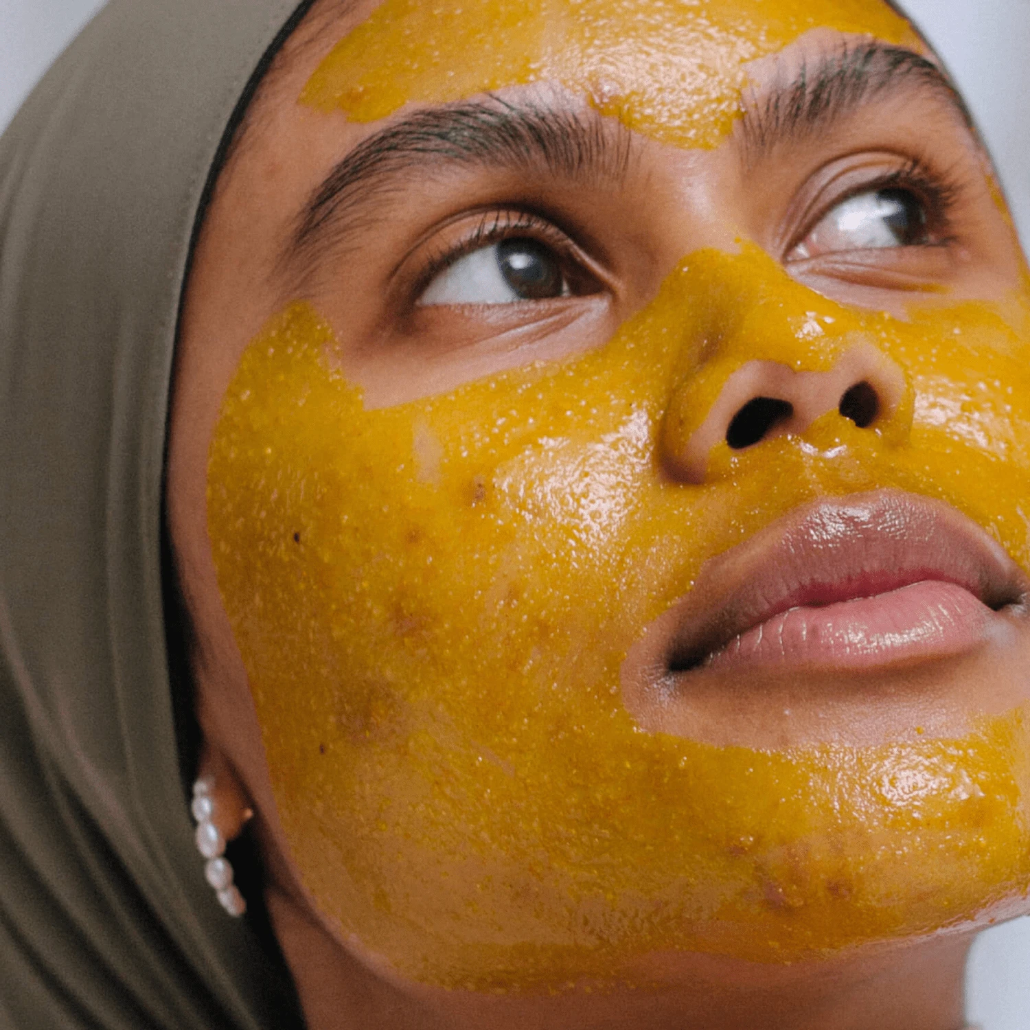 Red Erase Facial Scrub - Image 2